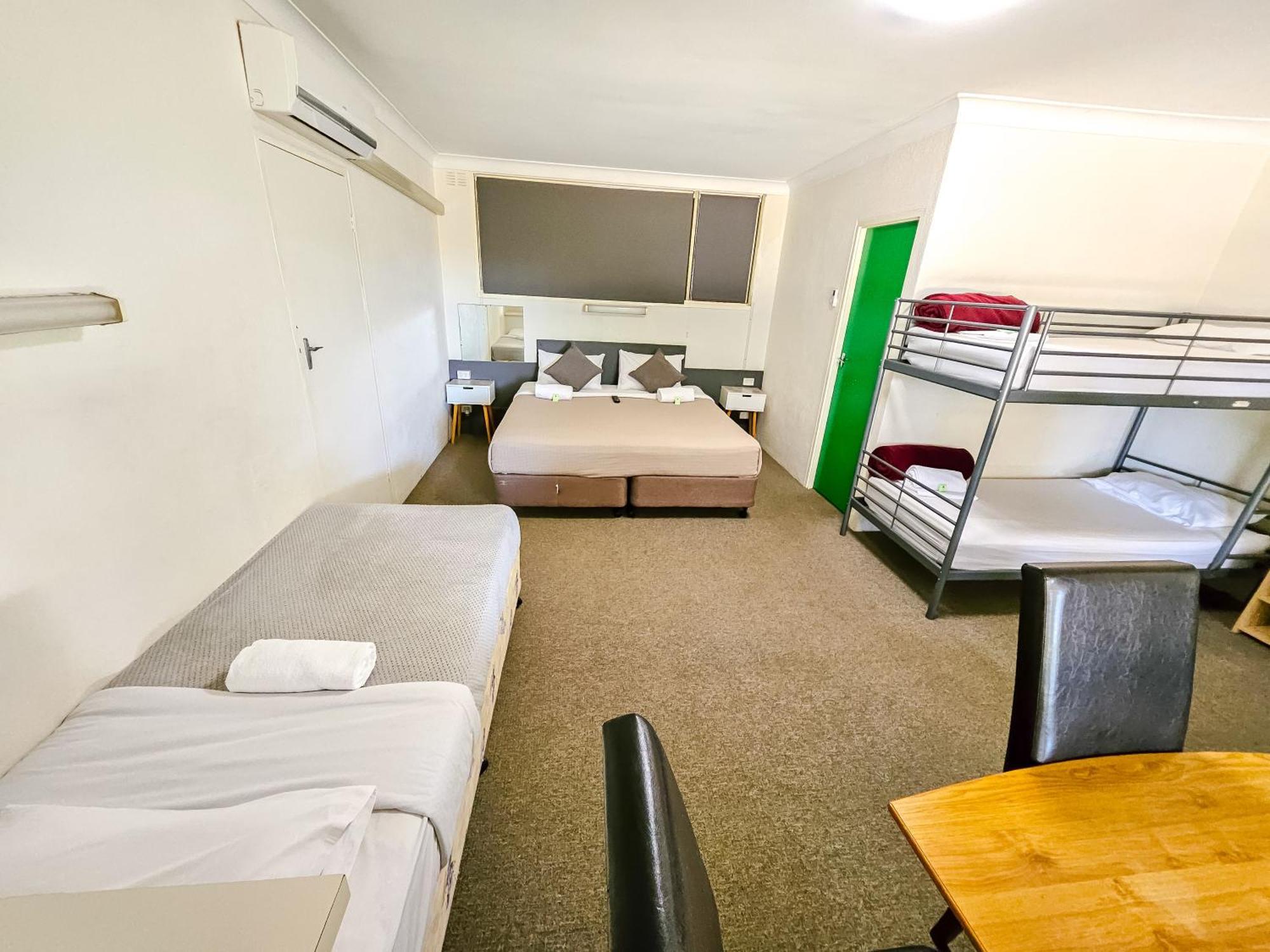 Green Door Motel Lavington Luaran gambar