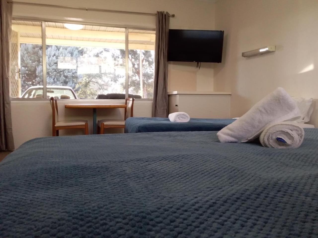 Green Door Motel Lavington Luaran gambar